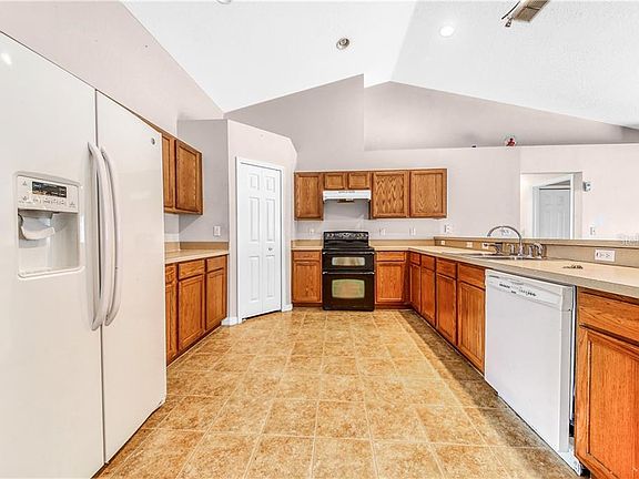 3rd image of 620 Hatchwood Dr