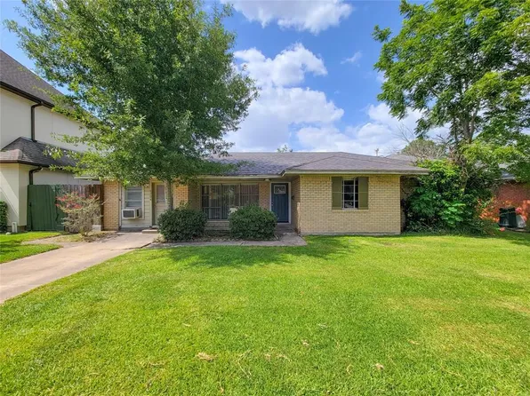 4304 Lamont Cir, Bellaire, TX 77401