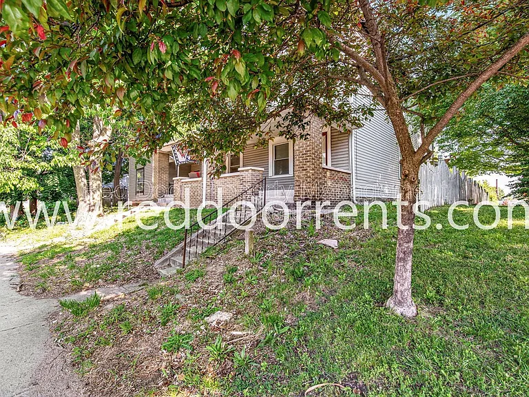 736 E Morris St — Photo 32