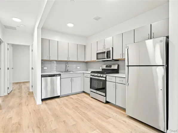 1715a Lacombe Avenue image 18 of 29