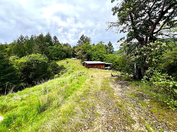 5th image of 1880 Tunnel Rd