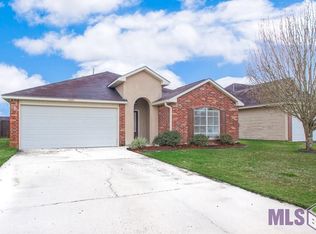 23880 S Point Dr, Denham Springs, LA 70726