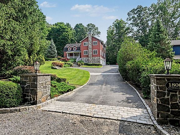 2nd image of 1800 Saw Mill River Road