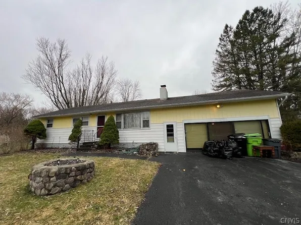 7167 Fremont Rd, East Syracuse, NY 13057
