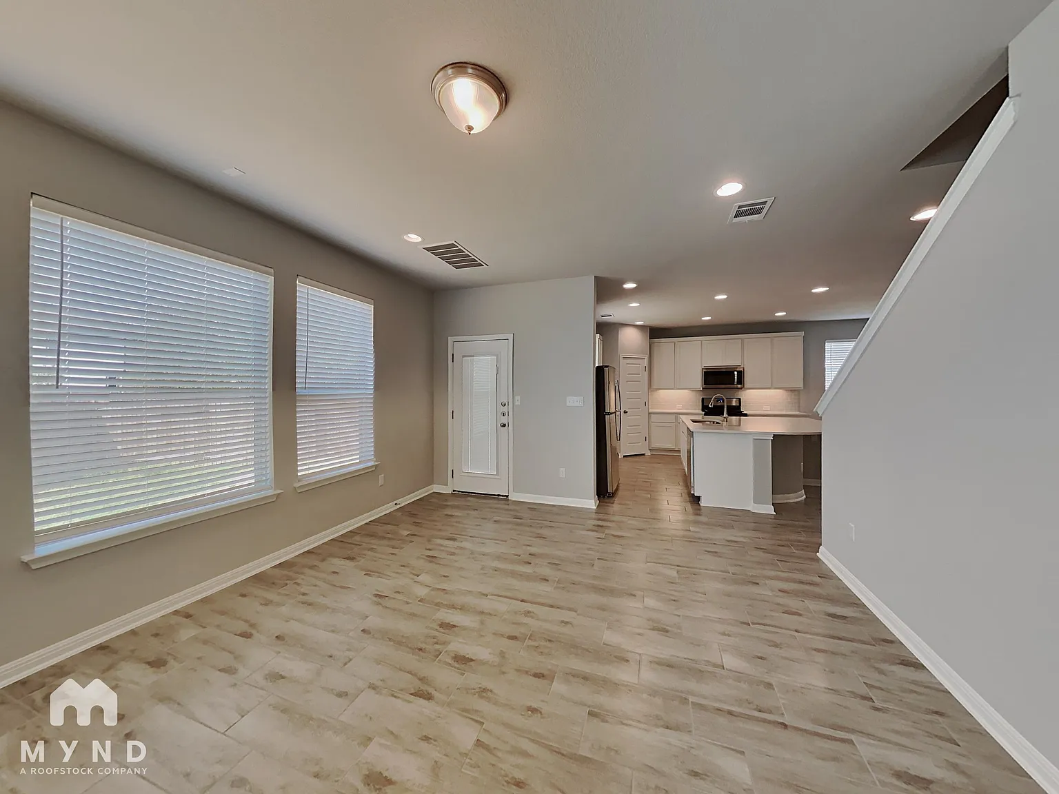 4 bed, 3.0 bath, 2327 sqft, $2,575 — Photo 2