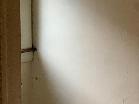 5th image of 14601 Alder Ave