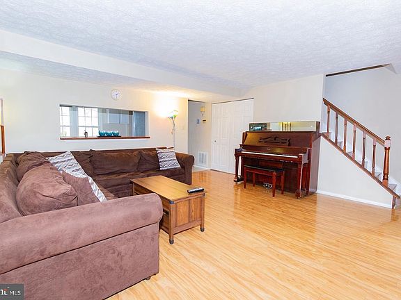 5th image of 19444 Zinnia Cir