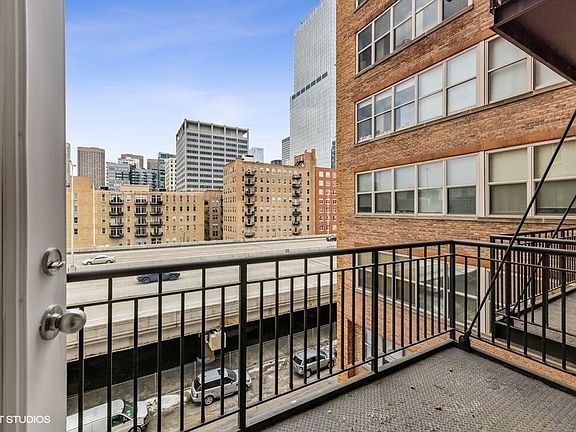 5th image of 500 S Clinton St APT 441