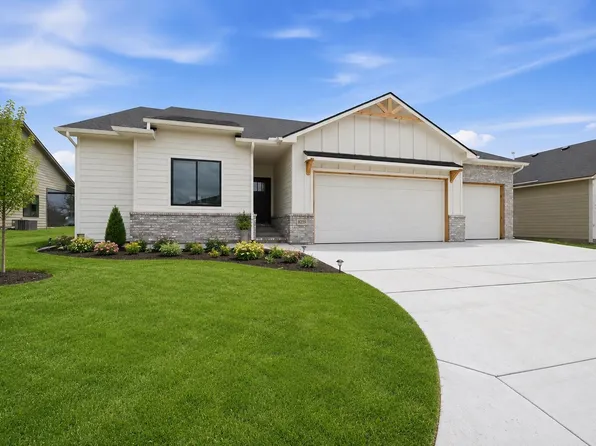 8235 E Summerside Pl, Wichita, KS 67226
