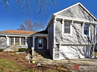 315 Ardmore Ct, Vernon Hills, IL