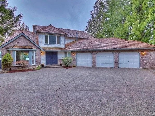 6435 S Island Dr E, Bonney Lake, WA 98391