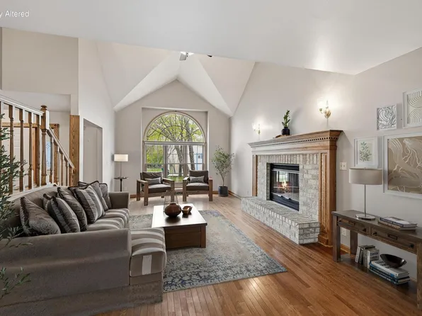 6815 S Dory DRIVE, Franklin, WI 53132