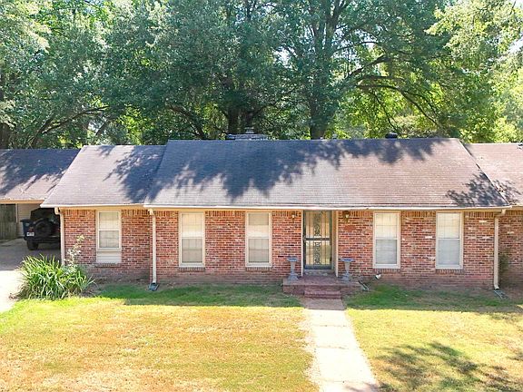 2nd image of 1005 Cherry Ln