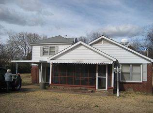 205 W Mary St, Paris, AR 72855
