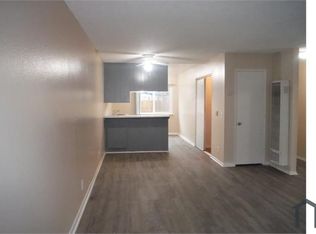 38568 10th St E APT 2, Palmdale, CA 93550