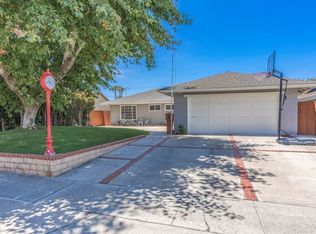 2869 Monterey Ave, Costa Mesa, CA 92626