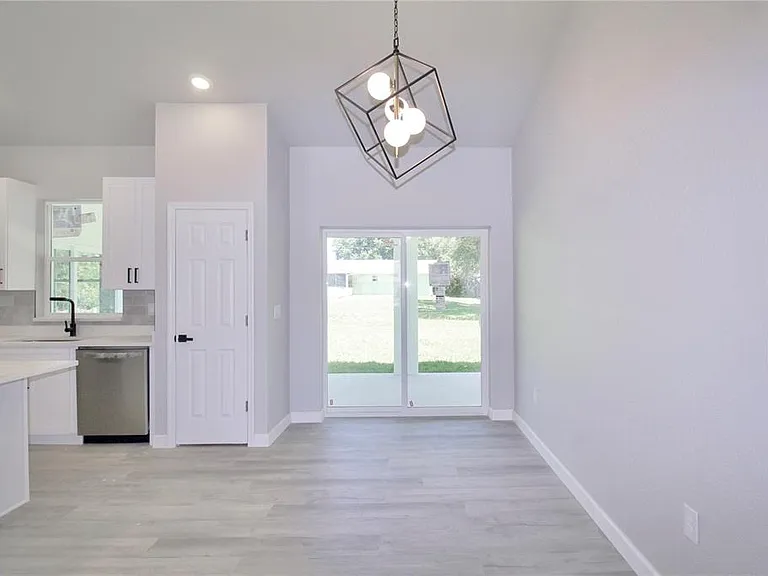 4000 Garienda Ave — Photo 12