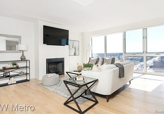4th image of 432 S Washington Ave Unit 1005