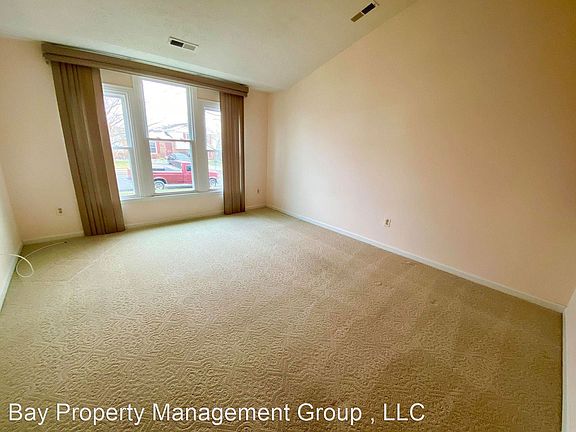 4th image of 9514 Hallhurst Rd