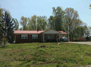 440 W Hightower Rd, Sutherlin, VA 24594