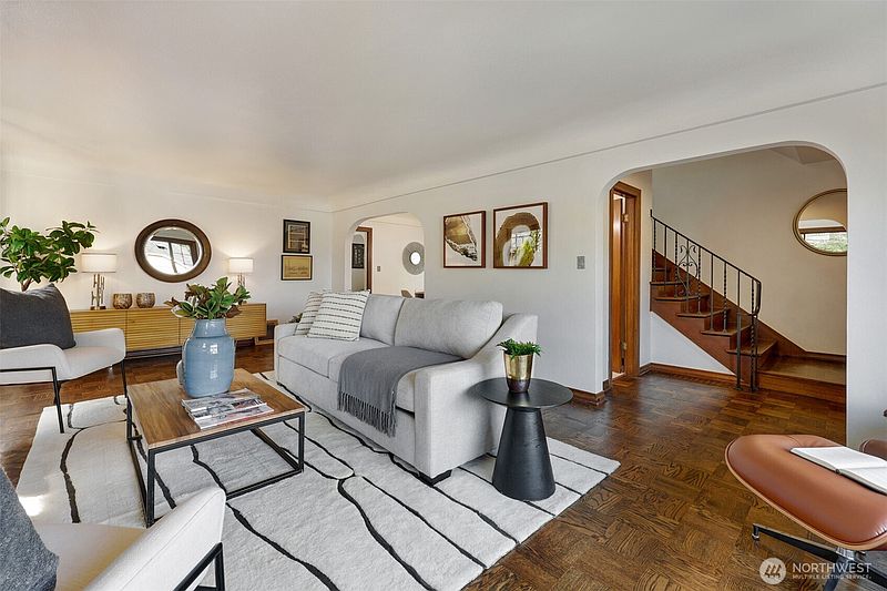 3rd image of 413 Lynn Street