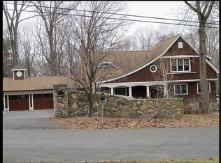 7 Spector Rd, Woodbridge, CT 06525