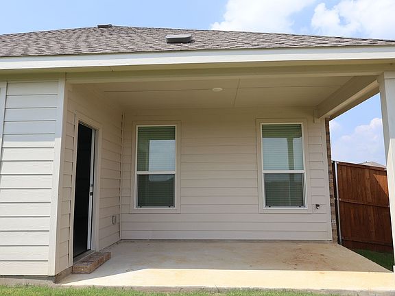 3rd image of 616 Arabian Ln