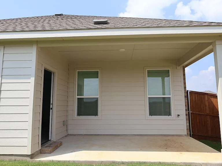 616 Arabian Ln — Photo 3