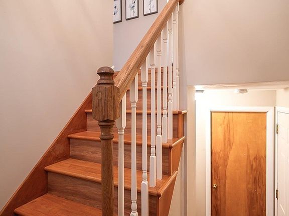 3rd image of 4991 Sandalwood Ln