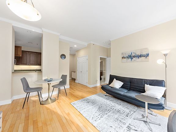 2nd image of 201 Sansome St Unit 203