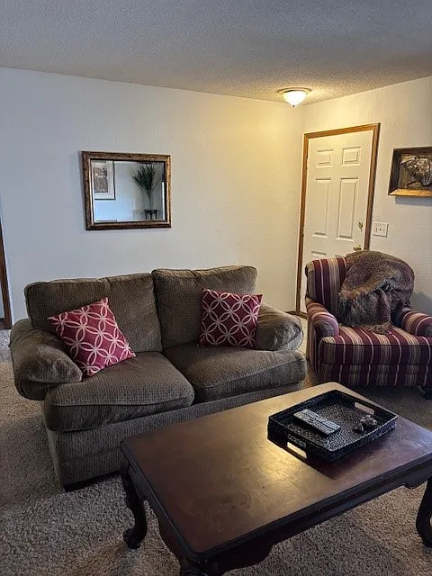 1 bed, 792 sqft, $1,400 — Photo 1