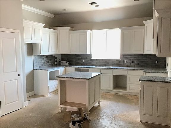 4th image of 12475 Stone Hill Dr