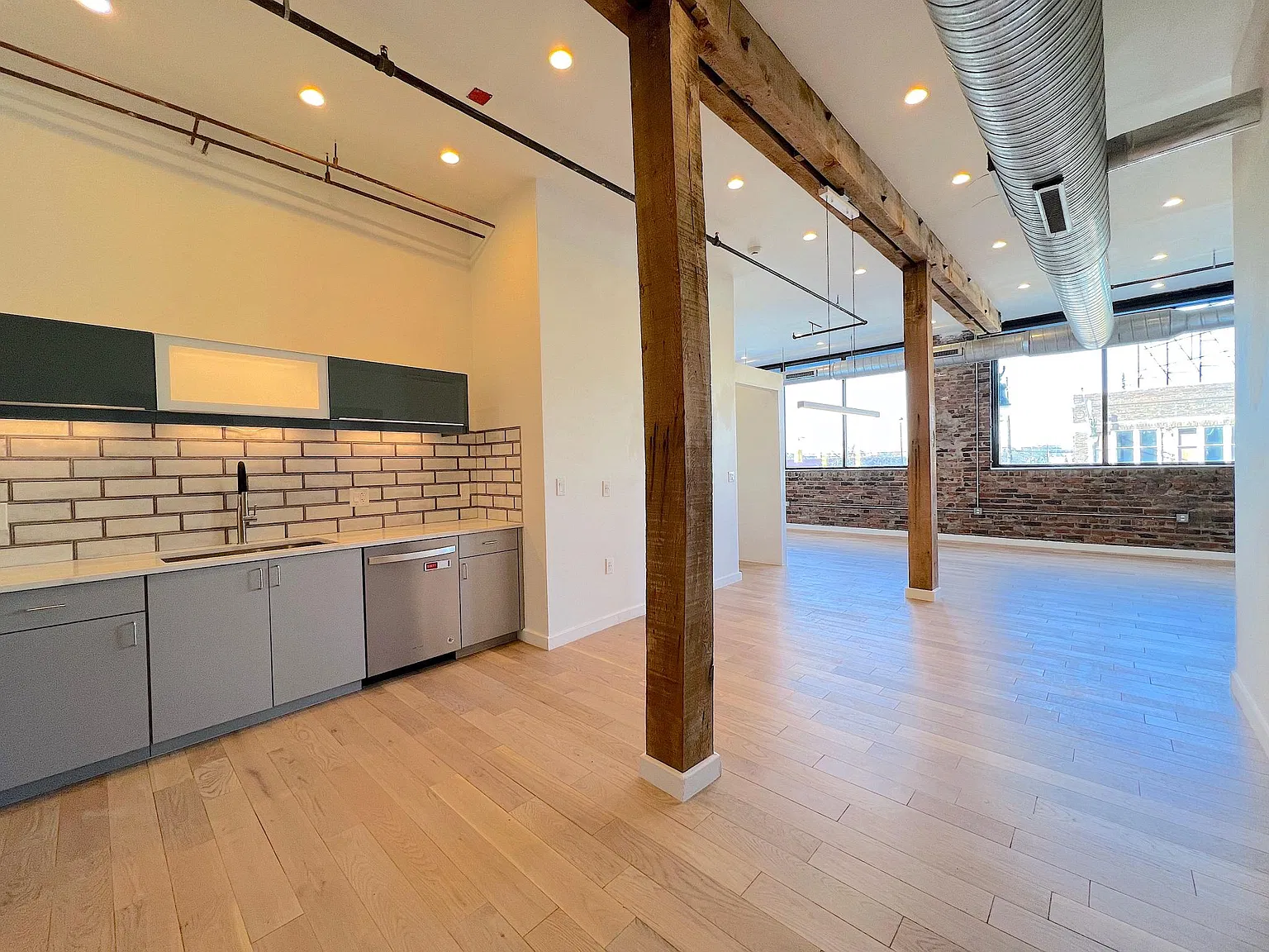 1 bed, 1100 sqft, $2,000 — Photo 1