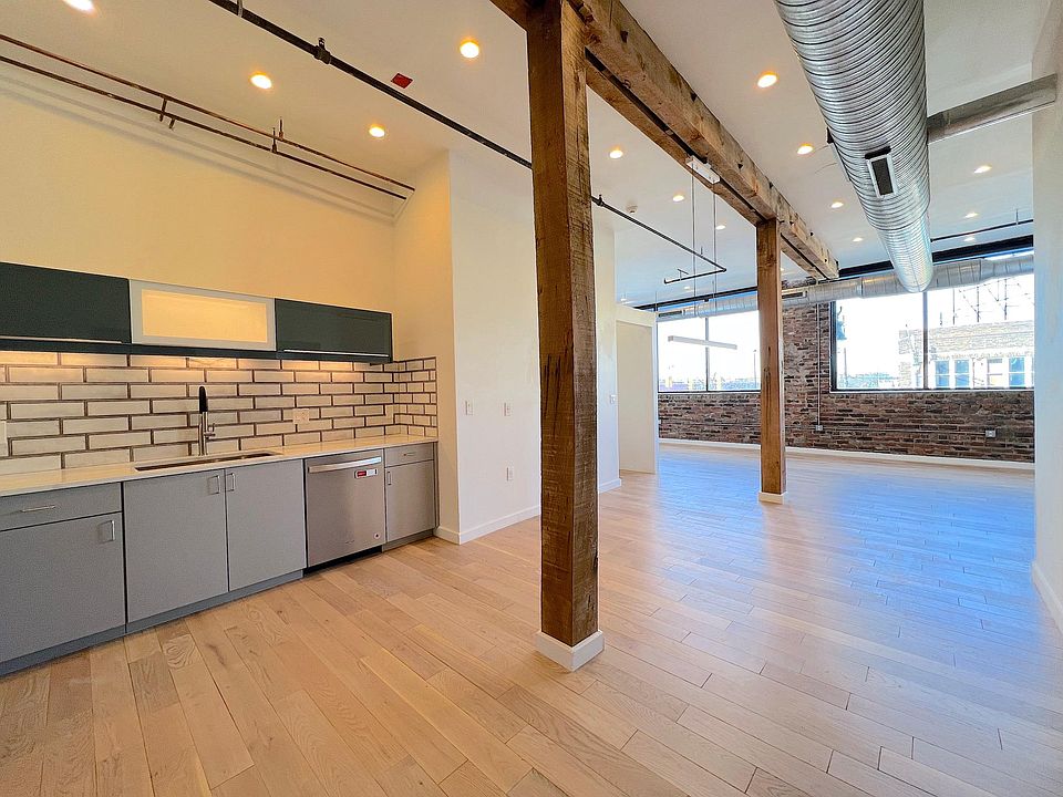 1st image of 1410 Gratiot Ave #202