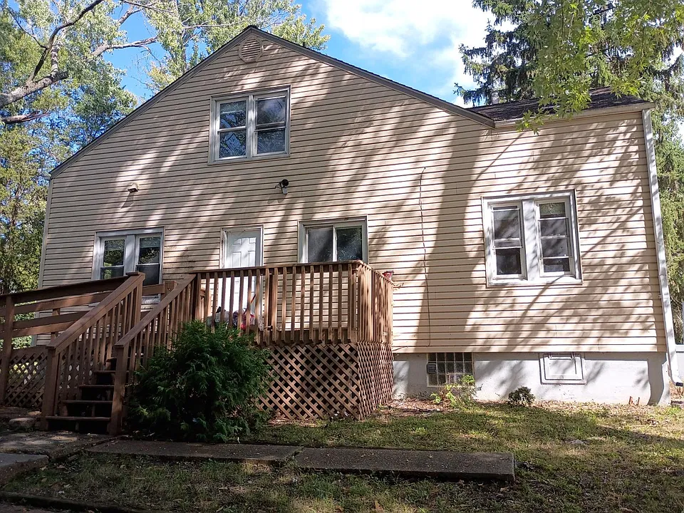 1901 Redman Rd