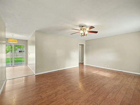 3rd image of 2059 Norton St