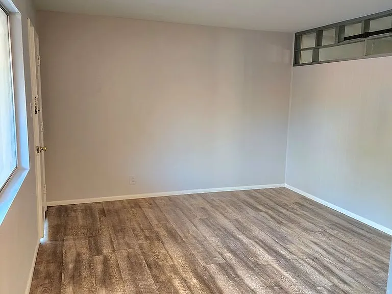 302 W Medlock Dr #6 — Photo 5