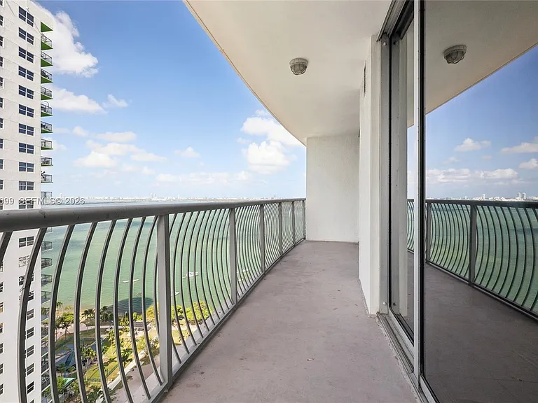 1750 N Bayshore Dr #2805 — Photo 32