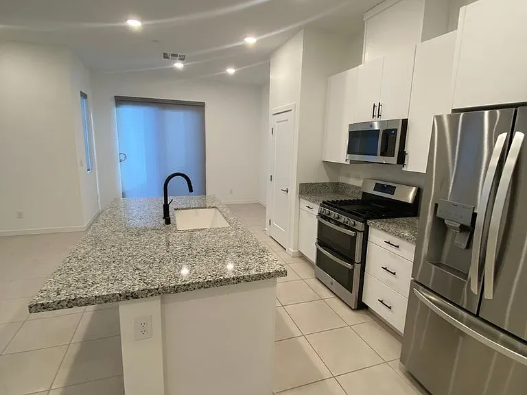 3211 Centano Ave — Photo 8