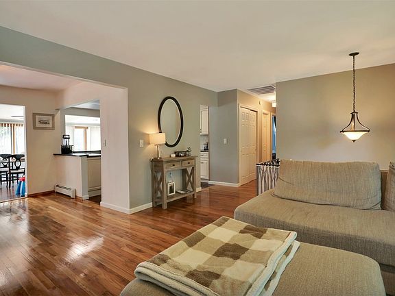 5th image of 47 Oakwood Hills Dr