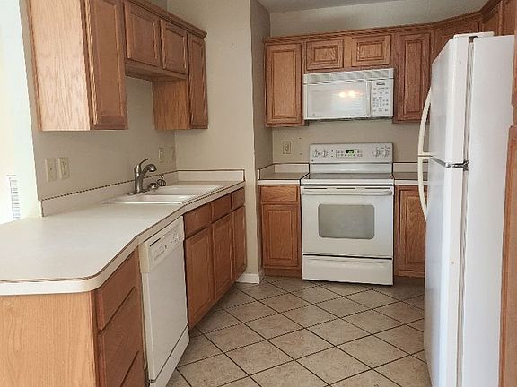 5th image of 208 Southridge Ln APT B1