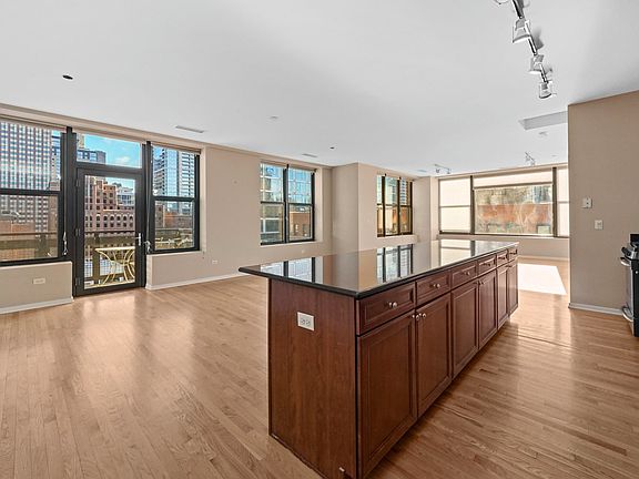 4th image of 849 N Franklin St Unit 818