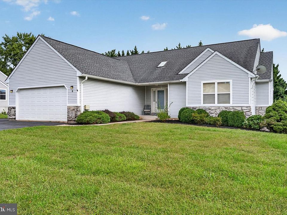 1st image of 3 Cobblefield Dr