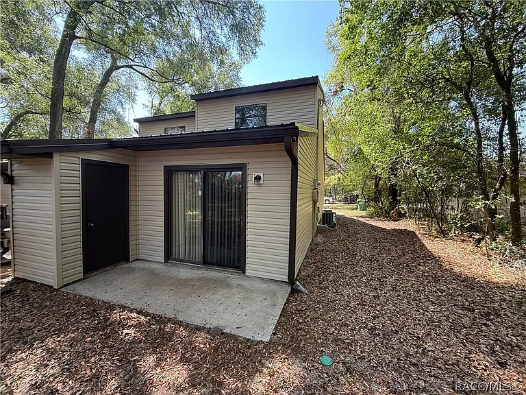 2316 Colby St — Photo 16