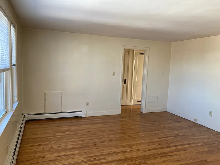 8 Quebec St #4 — Photo 10