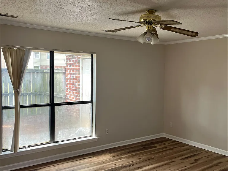 46 Upton Ct — Photo 4