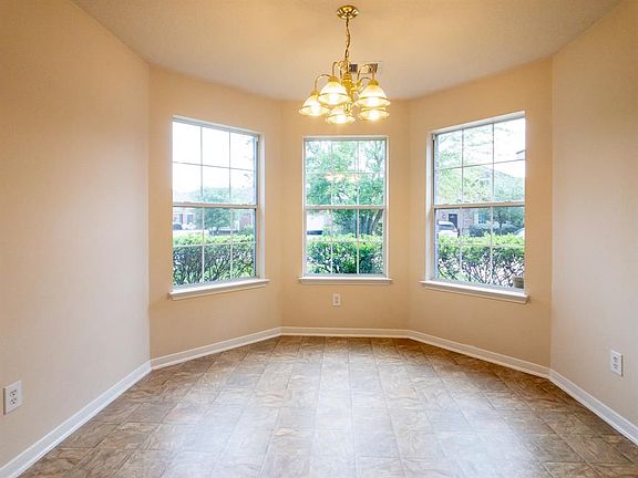 4th image of 4815 Vintage Grove Ct