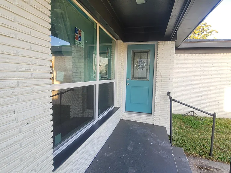 4024 Avenue N 1/2 — Photo 20