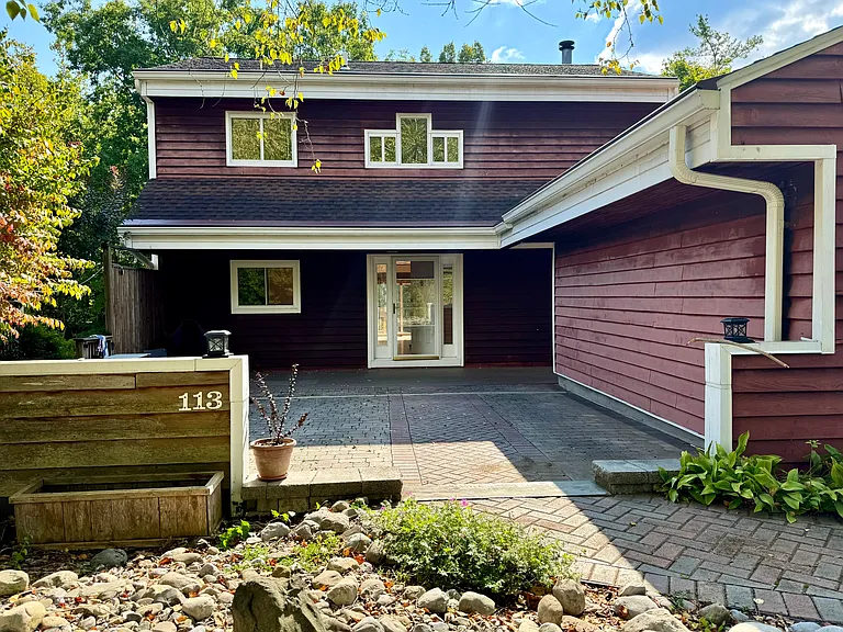 113 Penny Ln — Photo 1