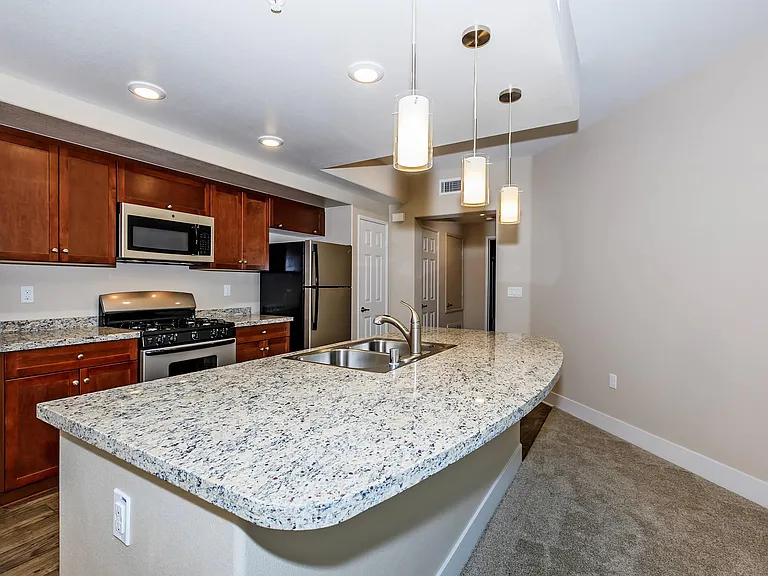 Sendero Gateway Apartment Homes — Photo 54